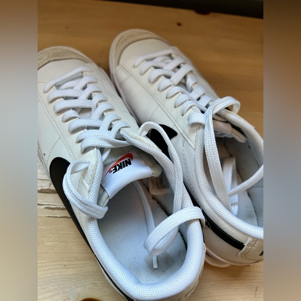 Size 6.5 (GS) - Nike Blazer Low 77 White Black - Picture 7 of 9